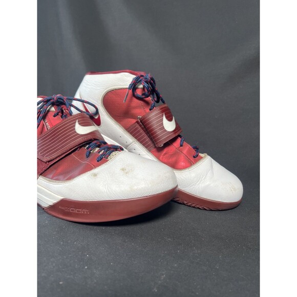 Athletic_Shoes